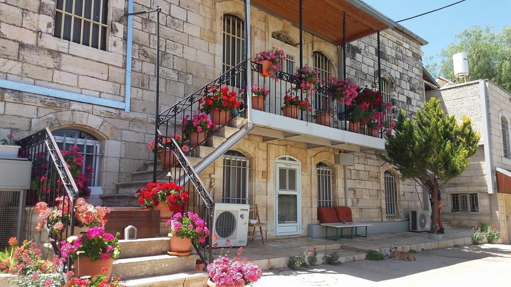 Rosary Sister Guest House Ein Karem Jerusalén Exterior foto